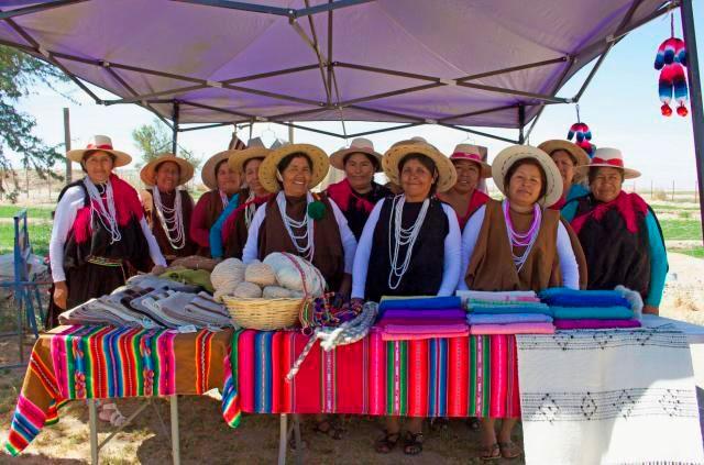 2-AMPARA-LURATA-mujeres-artesanas