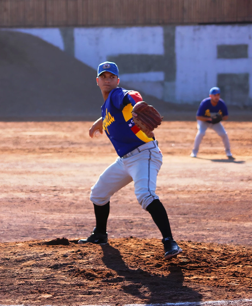 Lanzador del Equipo Venezuela del inicio del proceso migratorio