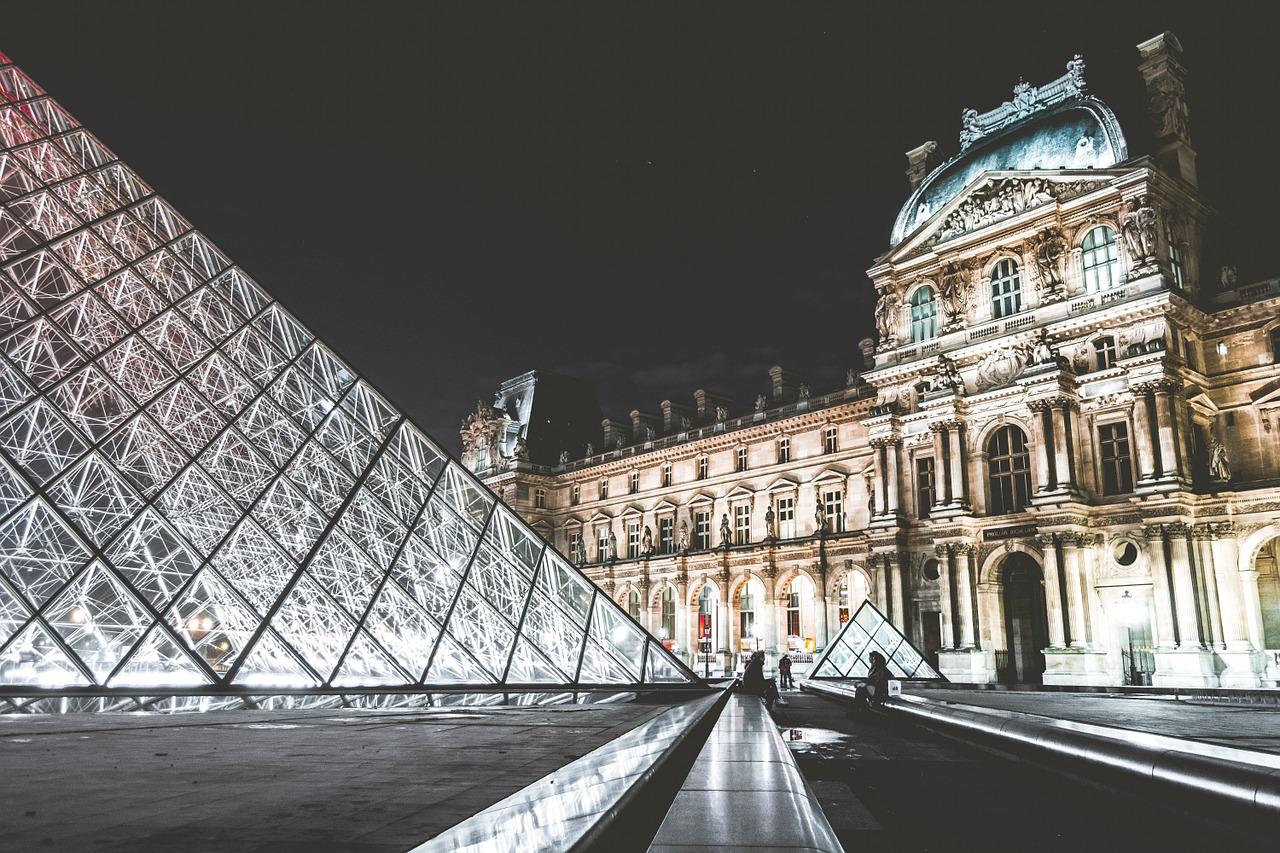 museo-luvre-gratis