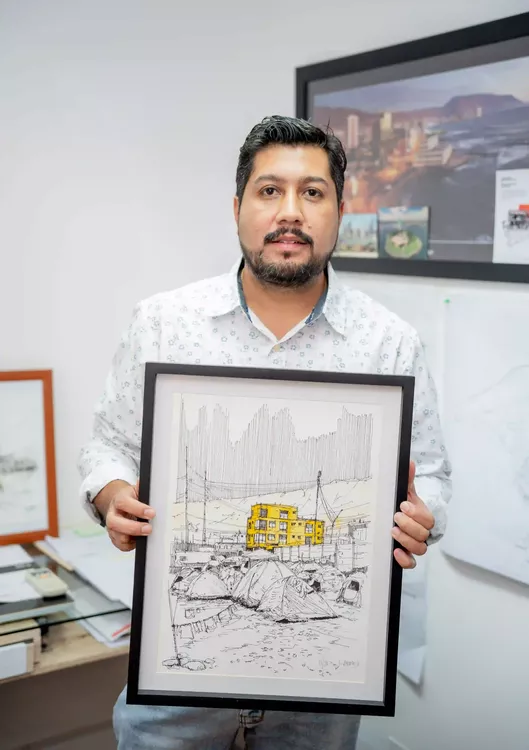 Jorge Adones y obra ganadora