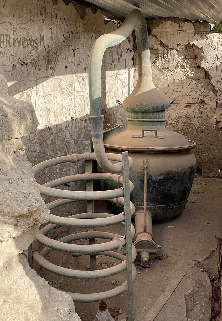 Antiguo alambique matilla